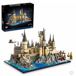 LEGO Hogwarts Castle Set - Black, Tan, and Gray